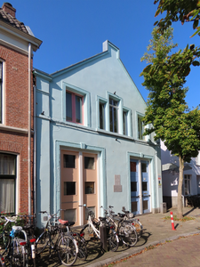 851060 Gezicht op de voorgevel van het pand Tulpstraat 17 ('De Stal') te Utrecht.N.B. Tulpstraat 17 is een voormalig ...